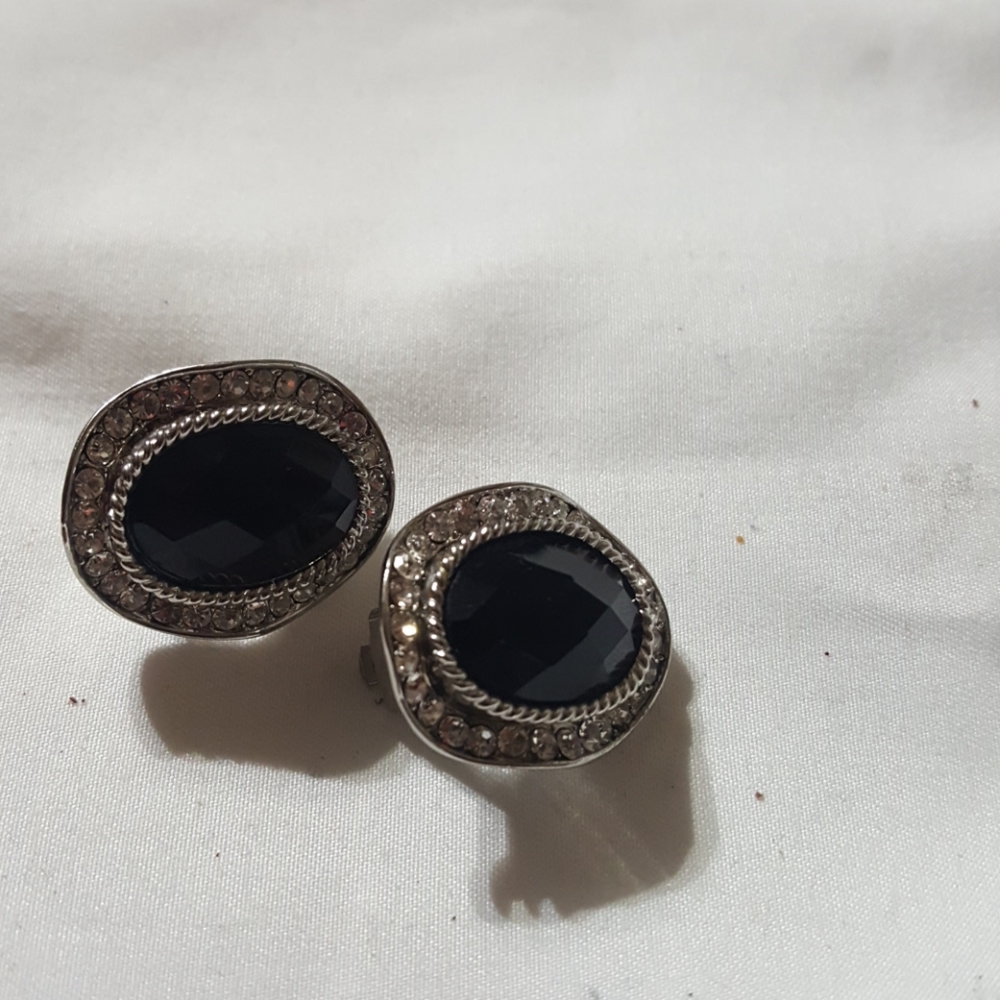 Ladies clip-on earrings